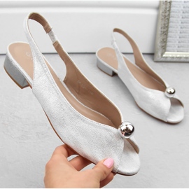 Sandálias femininas prateadas de salto baixo T.Sokolski 136 prata 1