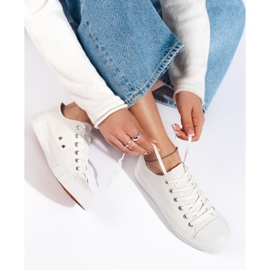 Ténis de mulher Shelovet brancos clássicos 1