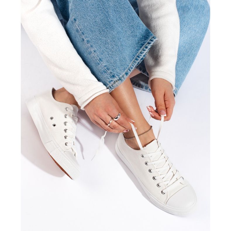 Ténis de mulher Shelovet brancos clássicos 1