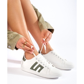 Tênis feminino branco e verde 1