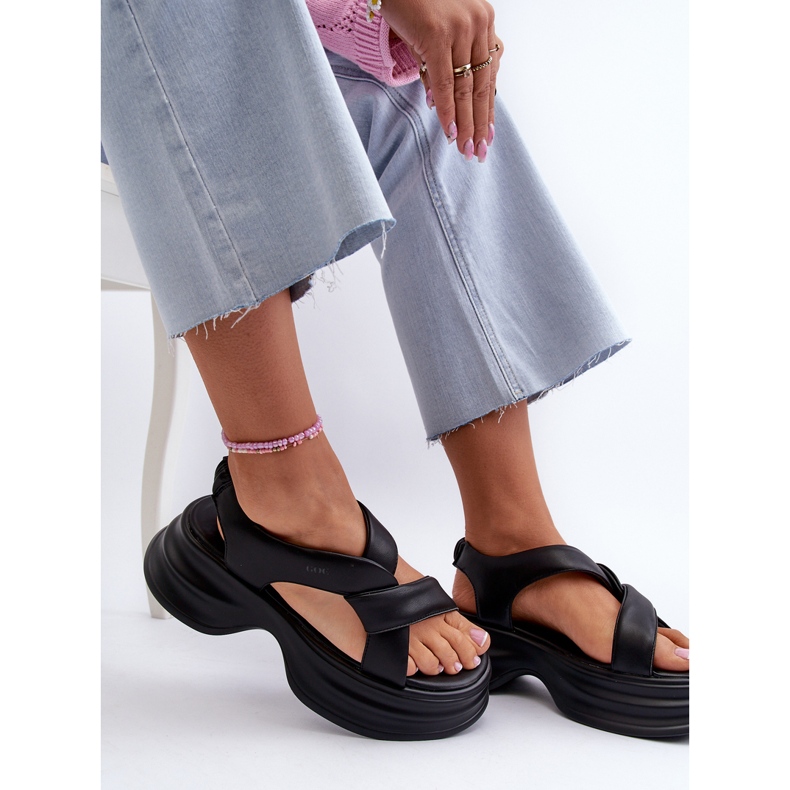 Sandálias femininas de couro com sola grossa preta GOE NN2N4106 preto 2