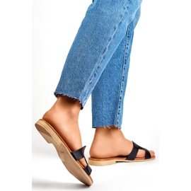 Chinelos femininos pretos em couro natural 1