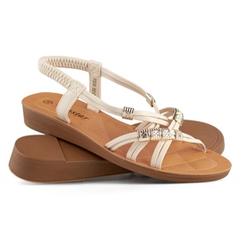 Sandálias femininas bege com decoração dourada 1