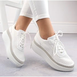 Calçado desportivo feminino com plataforma, branco McBraun 23219 1