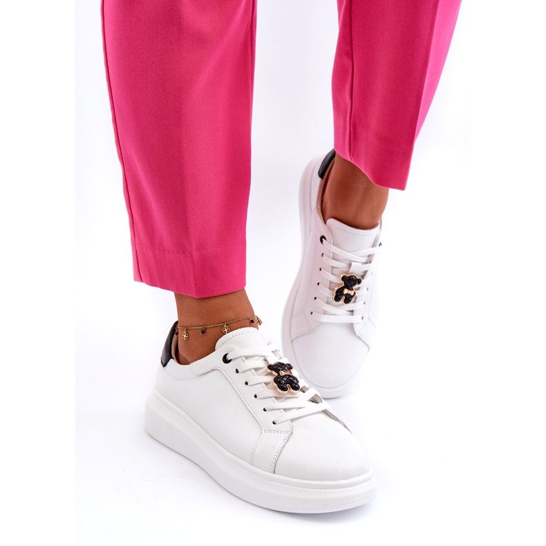 Vinceza Tênis feminino de couro com ursinho de pelúcia, branco Mirven 2