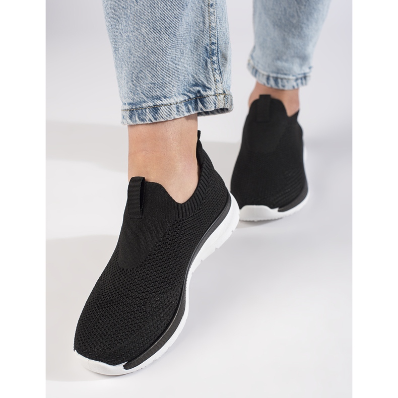 Calçado desportivo preto slip-on 1