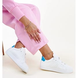 Tênis Akila branco e azul 1