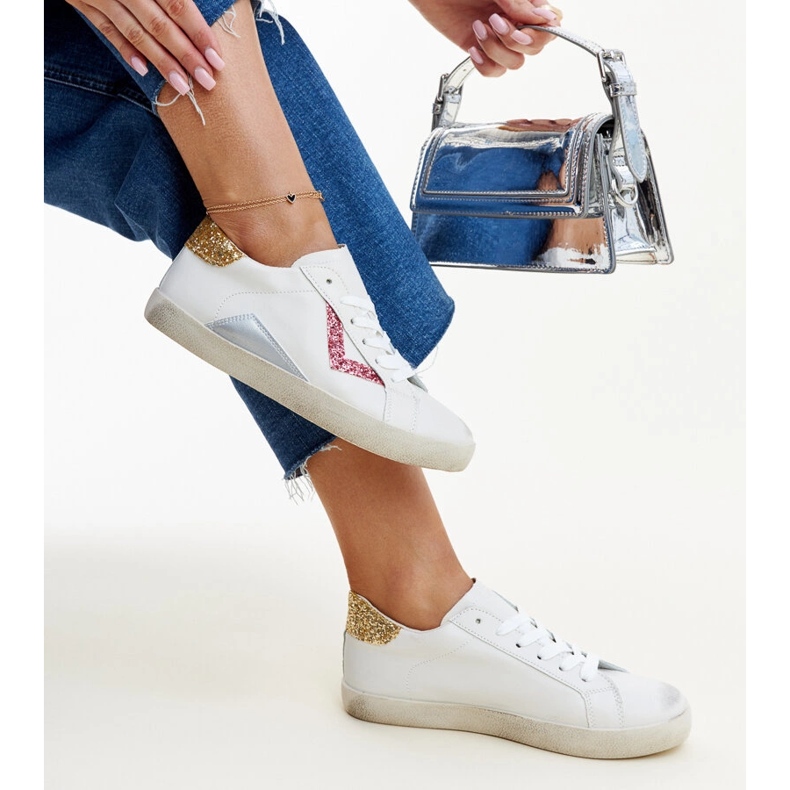 Tênis branco com efeito desgastado da Gombol 1