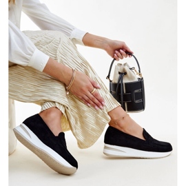 Sapatos Muna pretos perfurados 1