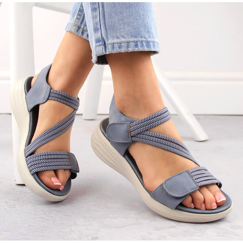 Sandálias femininas confortáveis com velcro e elásticos, azul eVento 7056 1 Sandálias femininas confortáveis com velcro e elásticos, azul eVento 7056 1