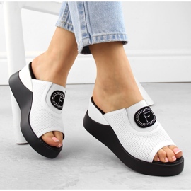 Sandálias femininas de couro com aberturas de cunha, brancas Filippo DK6141 branco 1