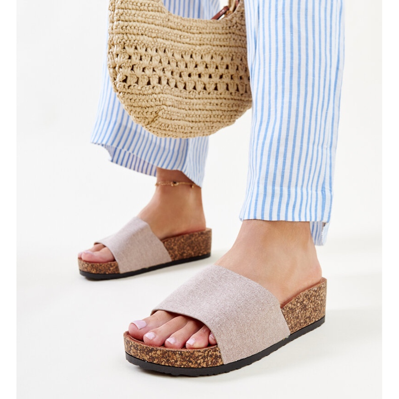 Mules bege escuro com cunha de cortiça Naifene 1 Mules bege escuro com cunha de cortiça Naifene 1