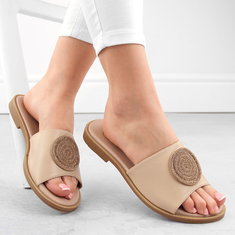 Chinelos femininos bege com zircões Filippo DP6217 1