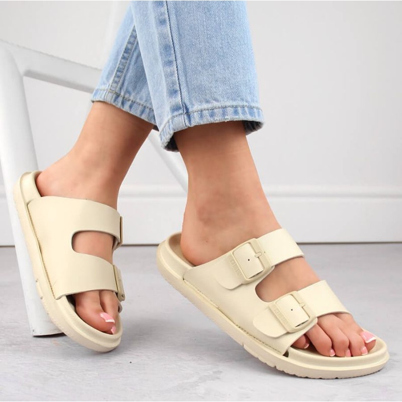 Chinelos de espuma Big Star W INT2004C com fivelas, bege 2