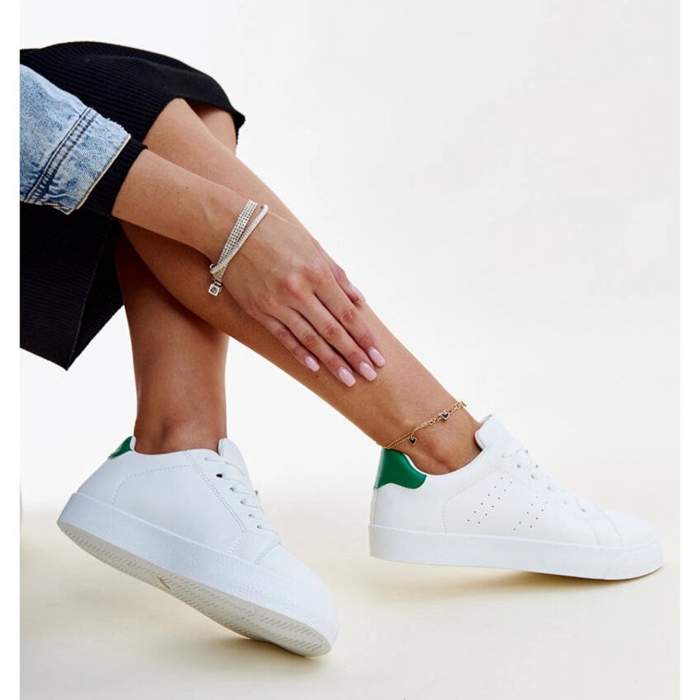 Tênis Akila branco e verde 1