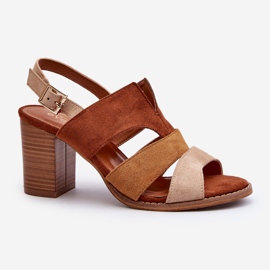 Sandálias femininas confeccionadas em camurça ecológica com salto alto, marrom Qutima 1
