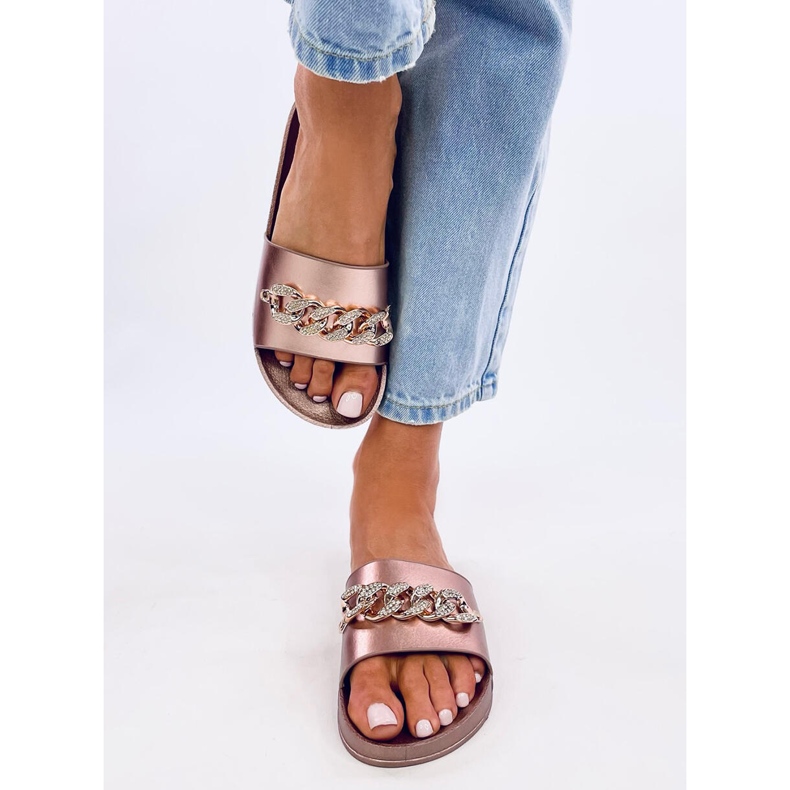 Chinelos Tilia Champagne com corrente dourado 2 Chinelos Tilia Champagne com corrente dourado 2