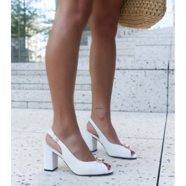 Sapatos brancos com palmilha de couro Asima 2