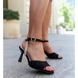 Sandálias com palmilha de couro e strass Rossana preto 1