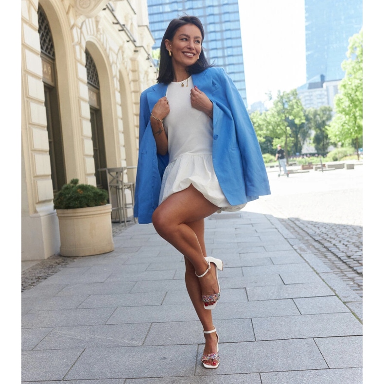 Sandálias de salto alto com pedras Ghuson coloridas branco 1