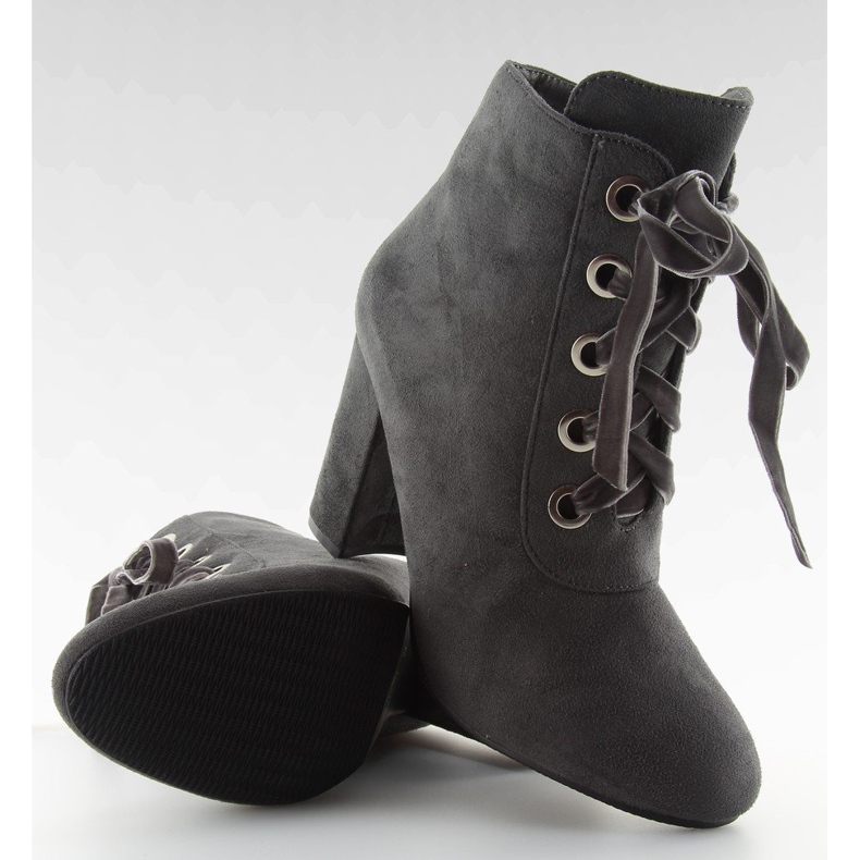 Botas cinza cinza com saltos largos 1