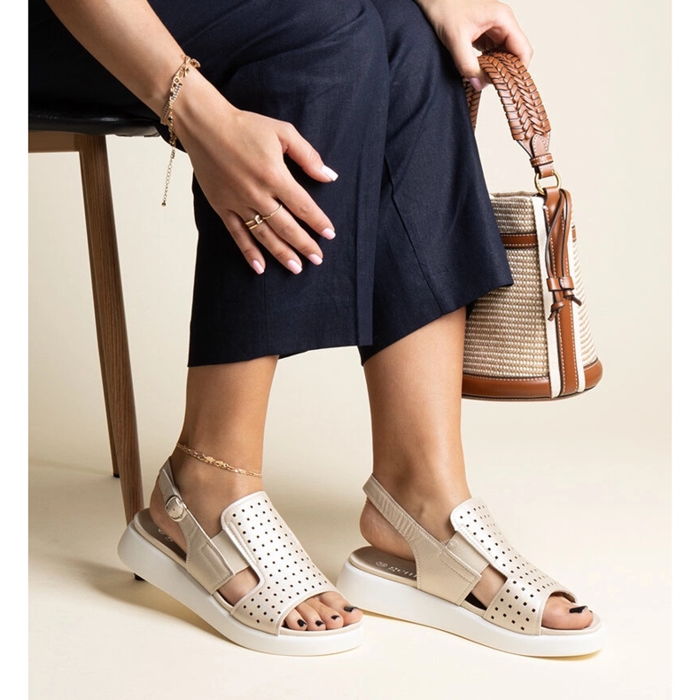 Sandálias douradas Imogne com parte superior vazada dourado 1