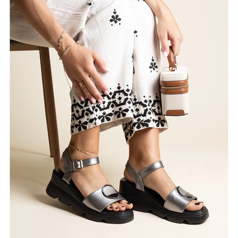 Sandálias de cunha de couro ecológico Maddison prata 1