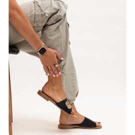 Chinelos pretos com fivela Almeita 1 Chinelos pretos com fivela Almeita 1