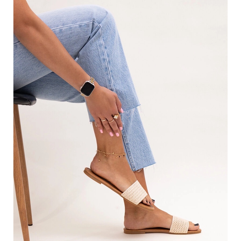 Chinelos Marika bordados bege claro 1