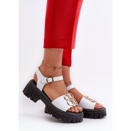 Sandálias femininas de couro com decoração dourada, branca Vinceza 7910 branco 2