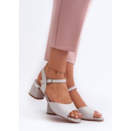 Sandálias femininas de salto baixo couro ecológico Sergio Leone SK876 cinza 2