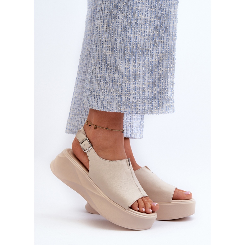 S.Barski Sandálias femininas de couro na plataforma D&amp;A SJ2301-2, bege 2