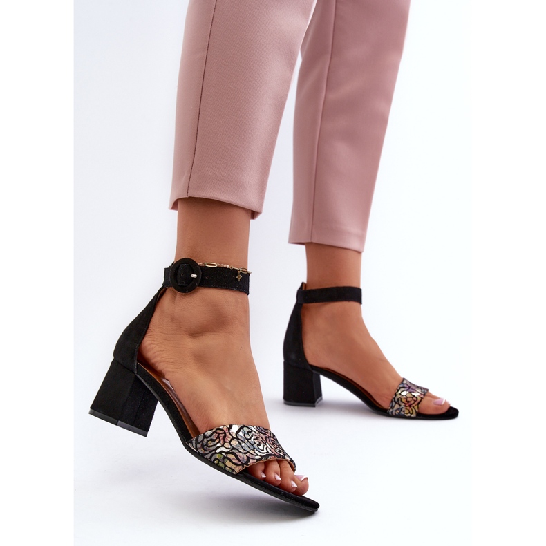 Sandálias de salto alto em camurça Maciejka 04141-48 pretas preto 2