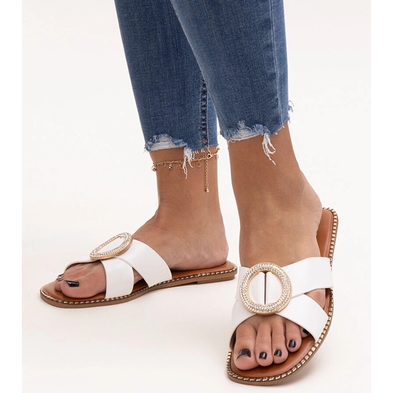 Bonés decorados com fecho Salimba de zircão branco 1