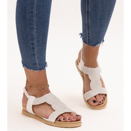 Sandálias brancas decoradas com zircões Gairsa branco 2