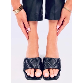 Chinelos Helen Black de salto largo preto 1