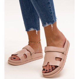 Chinelos de velcro bege da Kassis 1 Chinelos de velcro bege da Kassis 1