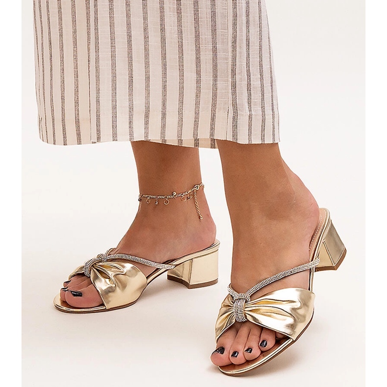 Mules de salto alto decorados com zircões Anbrani dourado 1