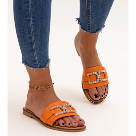 Chinelos laranja com fivela decorativa Rochaela 1