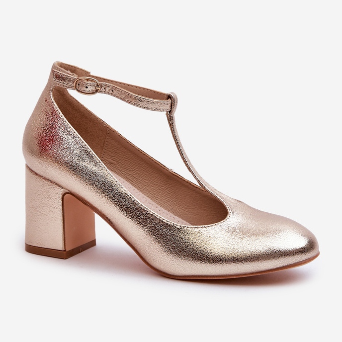 Sapatos dourados de couro ecológico com salto alto 1