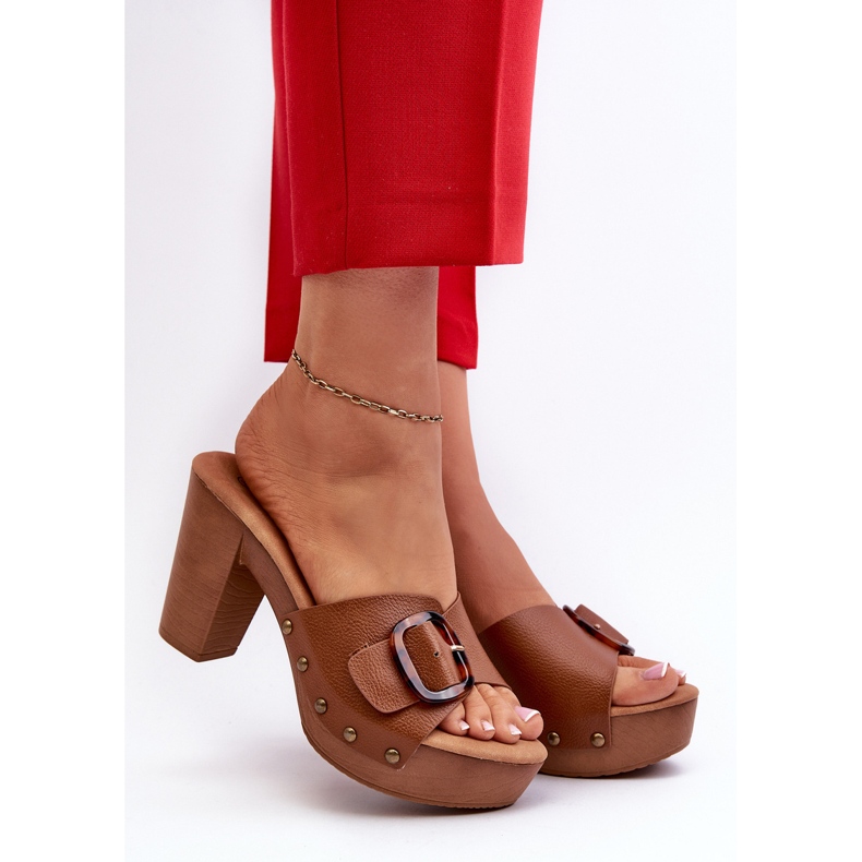 Chinelos femininos de salto alto com fivela, marrom Betinna castanho 2