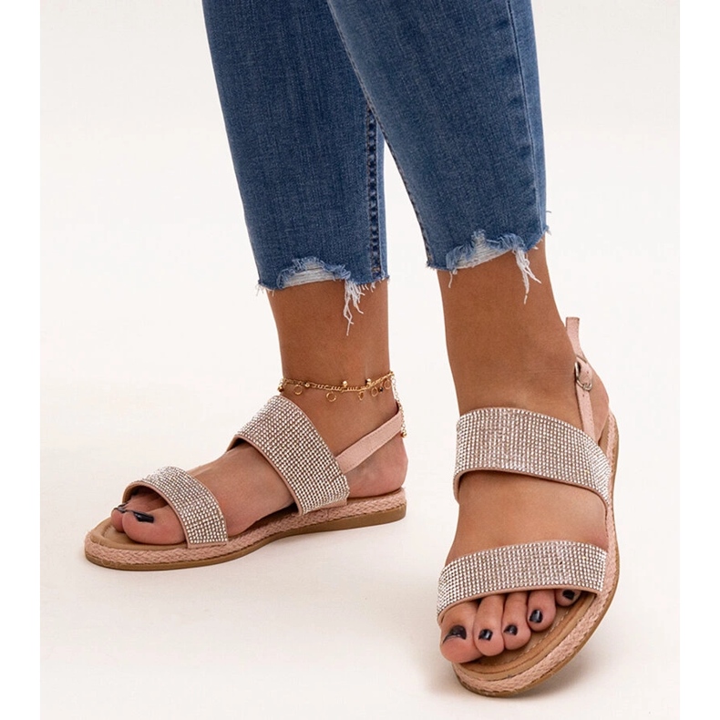 Sandálias rosa decoradas com strass Carvalia 1