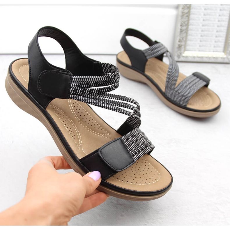 Sandálias femininas de velcro com elásticos, pretas Sabatina Y8066-1 preto 1