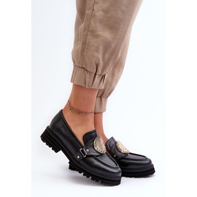 Mocassins femininos Zazoo 3485 com decoração dourada, couro natural preto 2