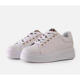 Tênis branco com decoração Asmait atraente 1 Tênis branco com decoração Asmait atraente 1