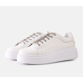 Tênis branco com decoração Asmait atraente 1 Tênis branco com decoração Asmait atraente 1