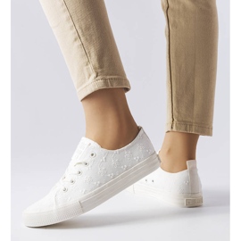 Tênis branco com bordado Big Star LL274223 2