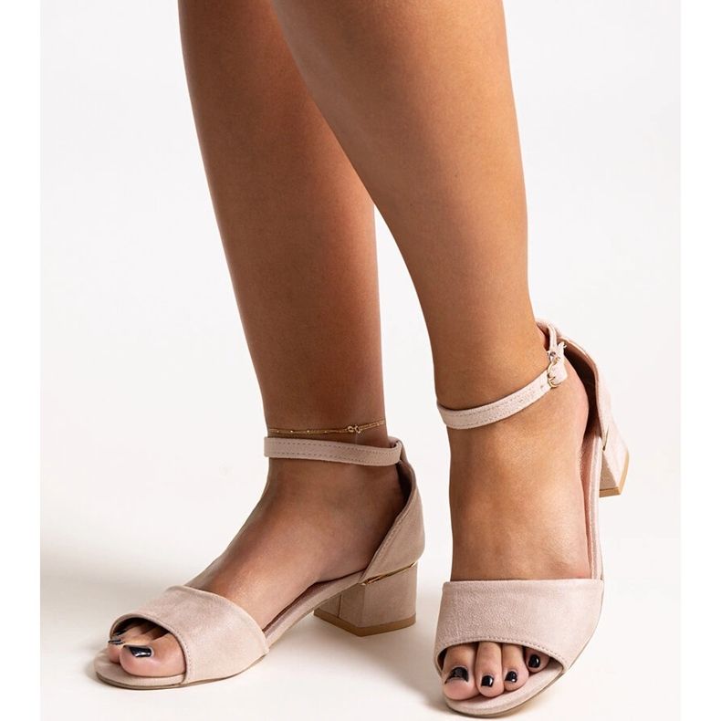Sandálias clássicas bege de salto alto Kinsela 1