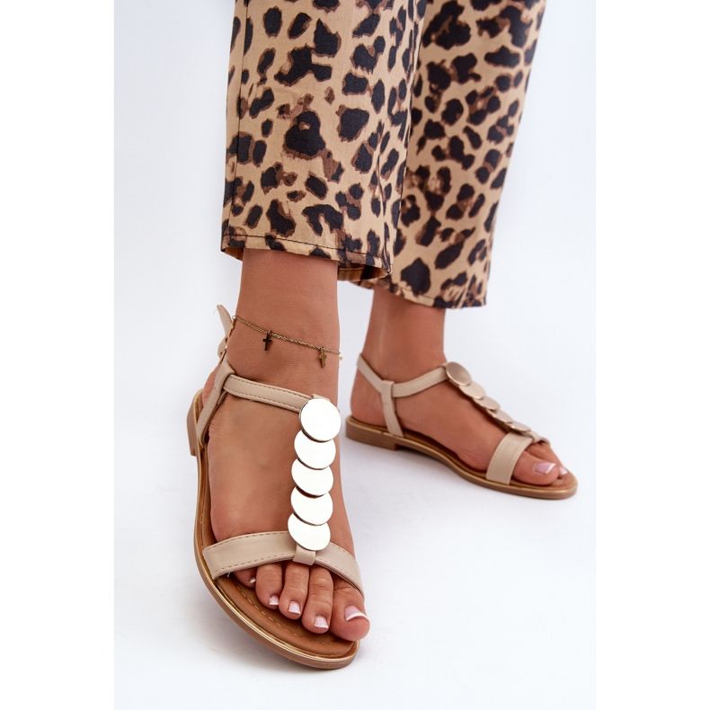 Sandálias rasteiras femininas confeccionadas em couro ecológico Jeritellia bege 2