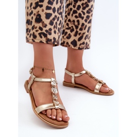 Sandálias rasteiras femininas com decorações douradas Muridia dourado 2